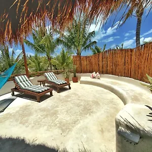 casa-cacahuate-isla-holbox.quintano-roohotels.com/
